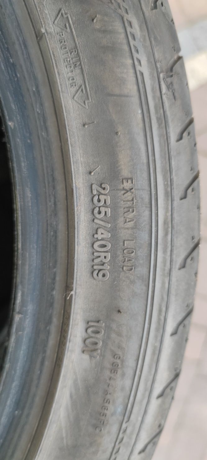 Sprzedam opony Goodyear 255/40R19