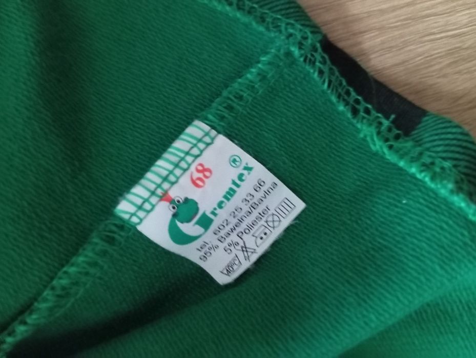 Elegancka sukienka w kratkę r.68