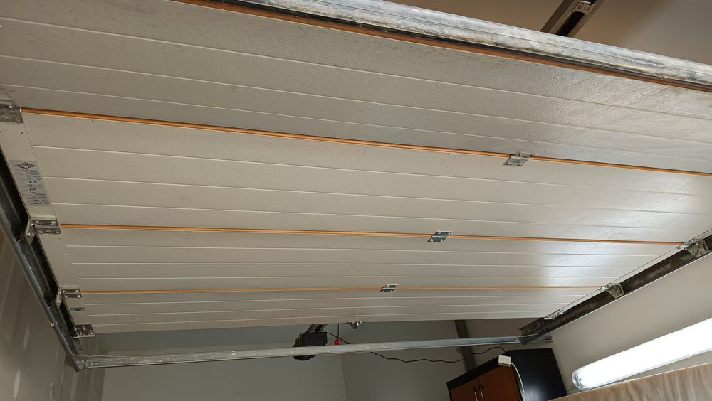 Brama garażowa segmentowa Hörmann ProMatic z napędem (na pilota)