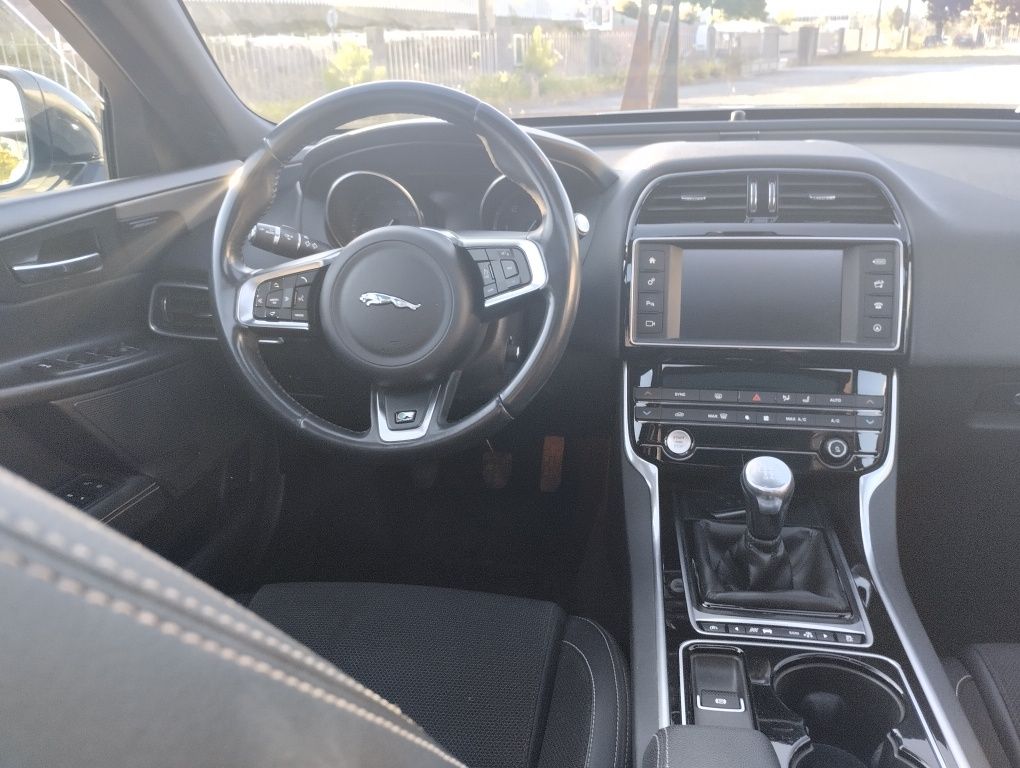 Jaguar xe r line