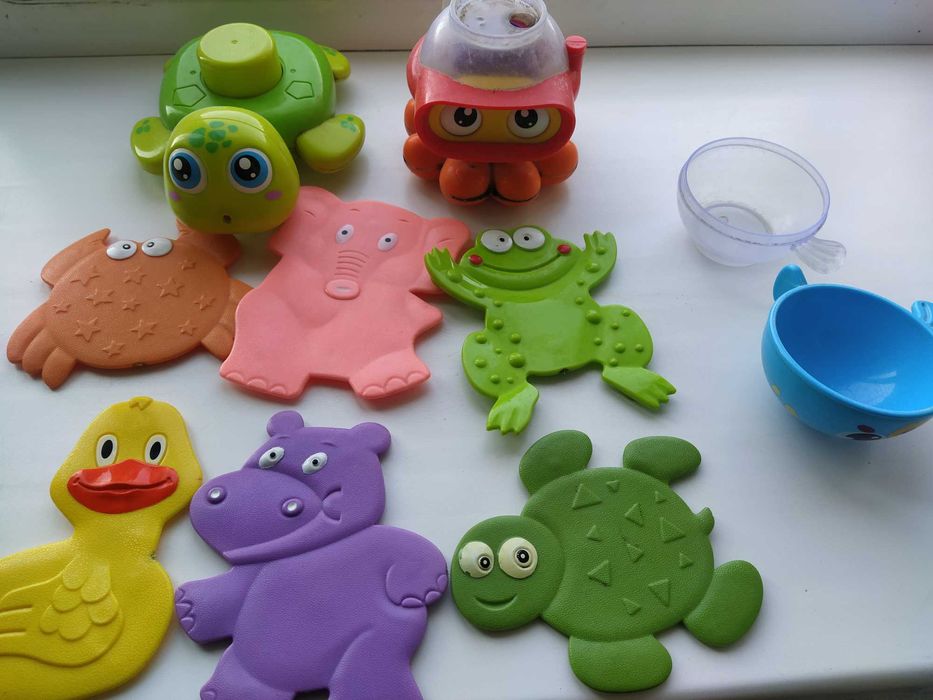 Іграшки для гри в ванній