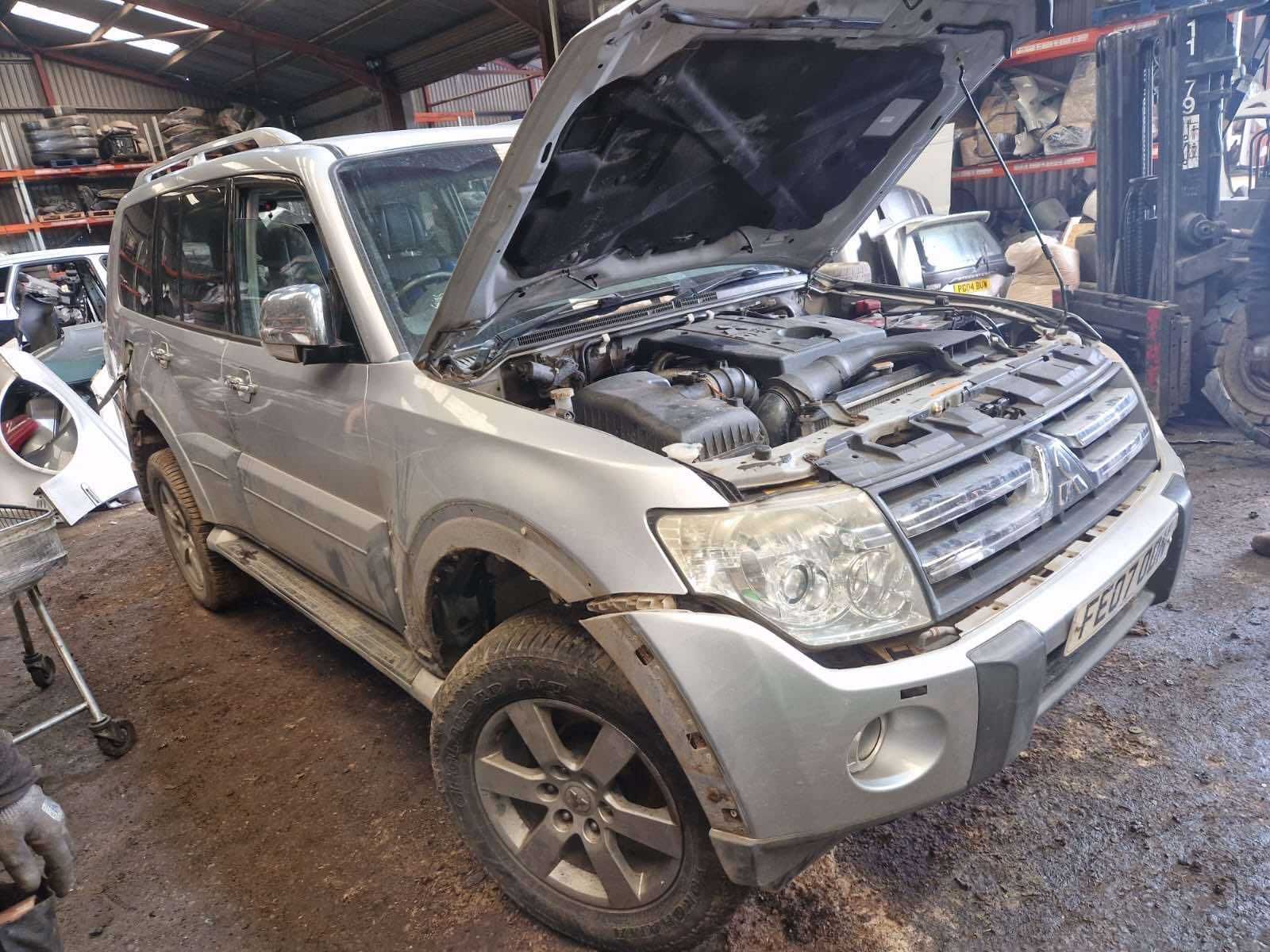 кузов,кузовние детали для Mitsubishi Pajero wagon IV педжеро вагон 4