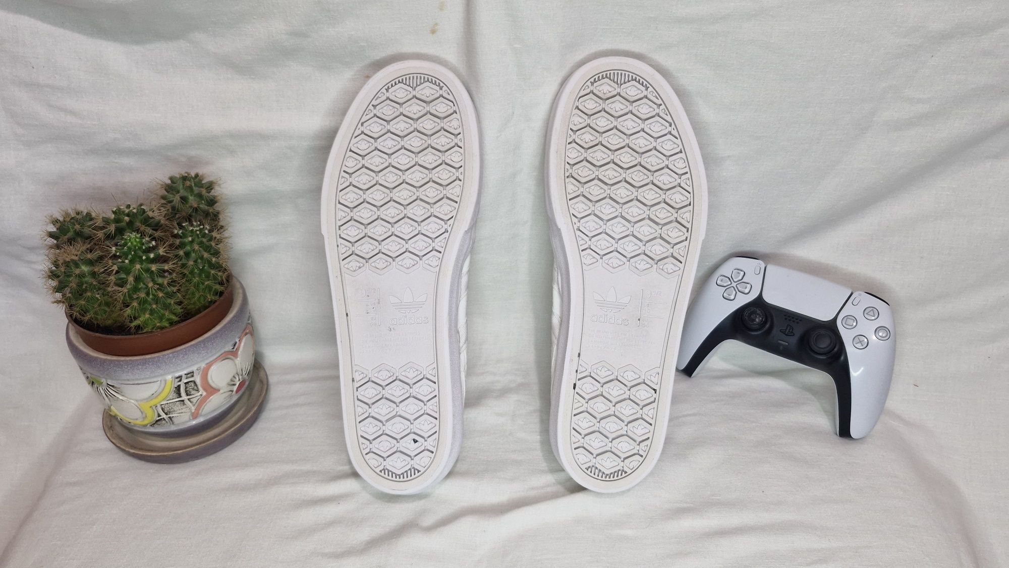 Білі кеди Adidas.Розмір 42.5