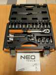 Klucz dynamometryczny NEO Tools 08-821 – Zestaw 21 elementów