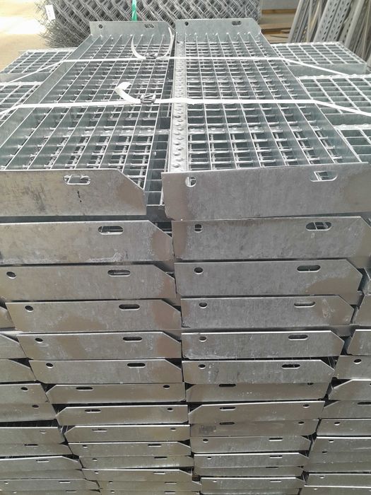 Profil 40x40x1,5 ocynk 40 1,5mm stal stalowy I gatunek sztangi 6mb 6