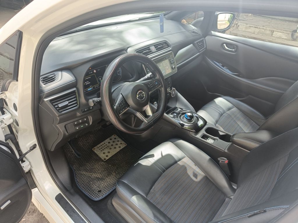 Nissan Leaf 2018 Tekna максимальна комплектація