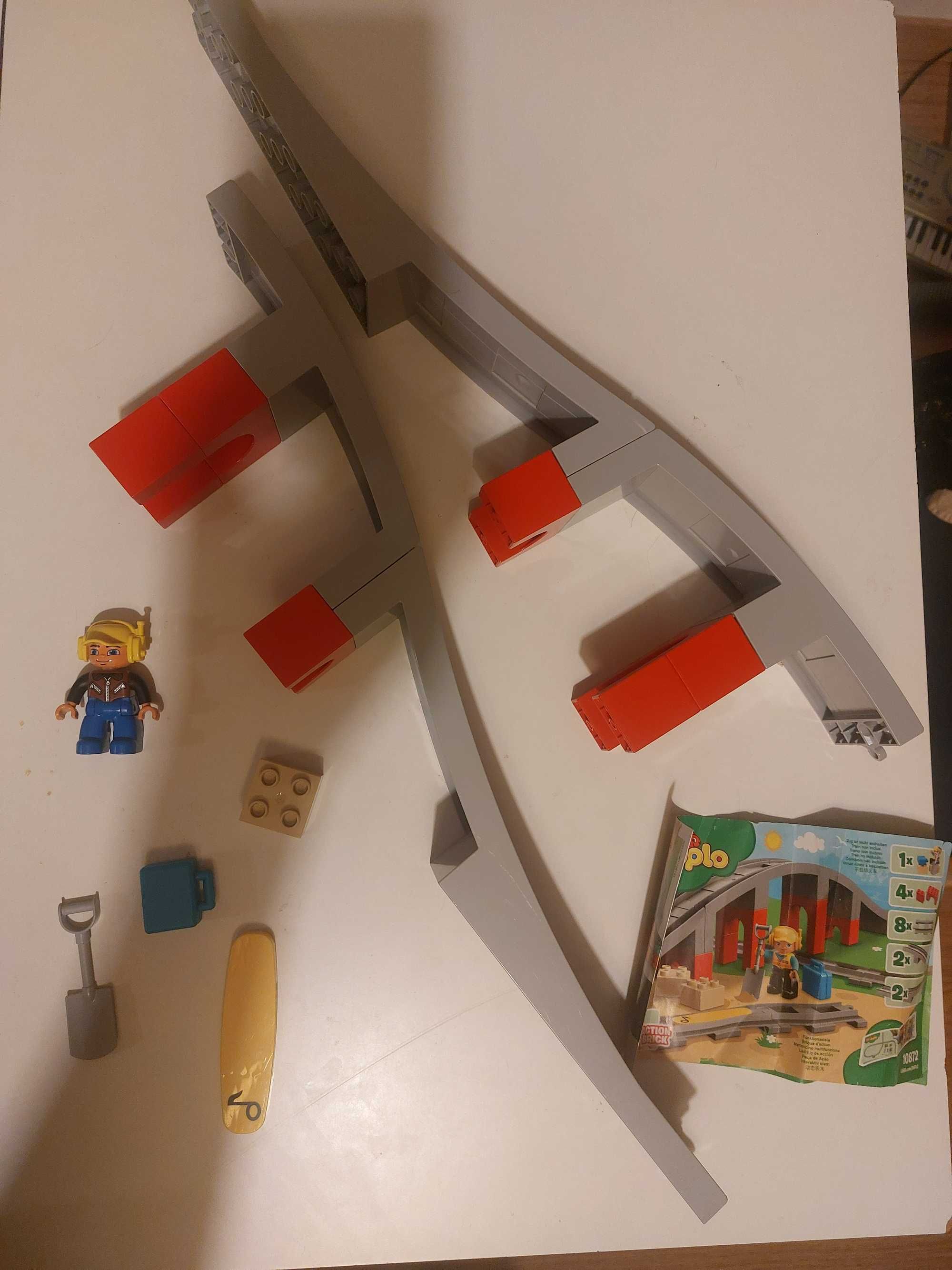 LEGO Duplo pociąg parowy 10874 i wiadukt 10872 oraz dodatkowe tory