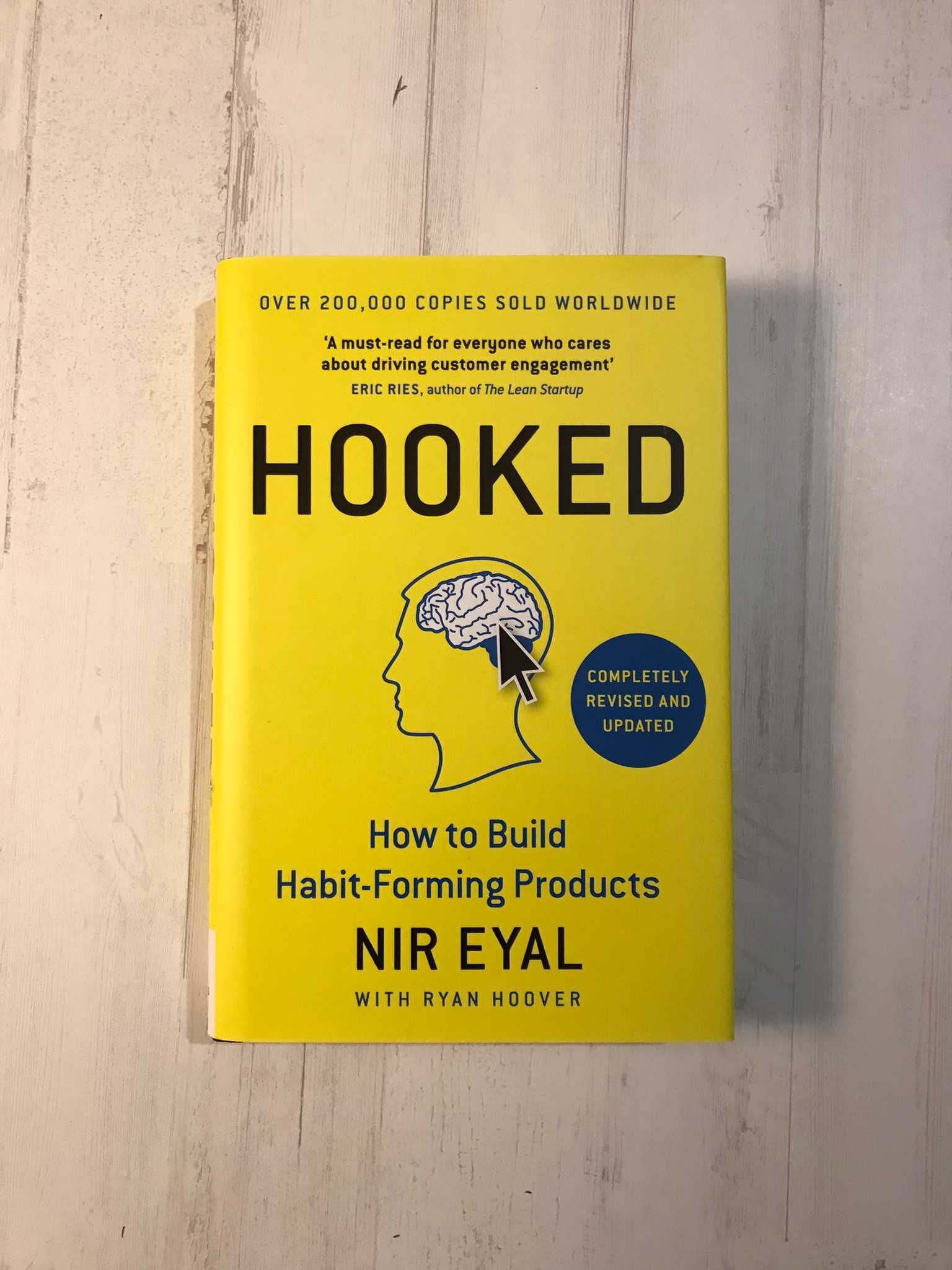Livro hooked how to build habit-forming products