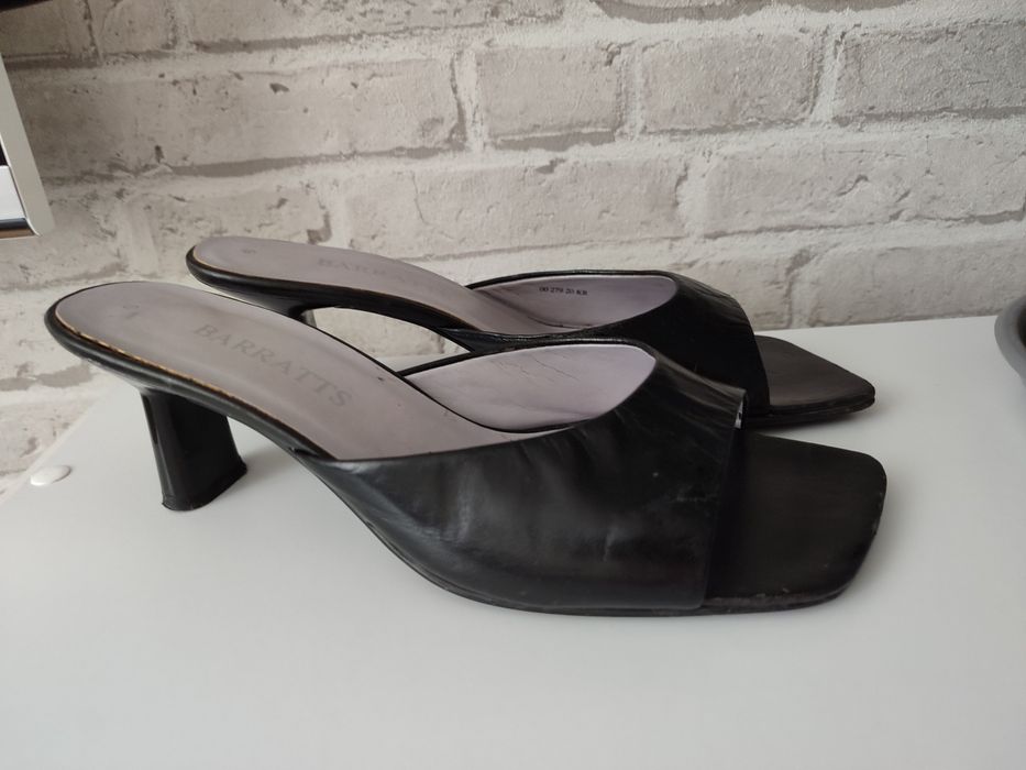 Босоніжки жіночі