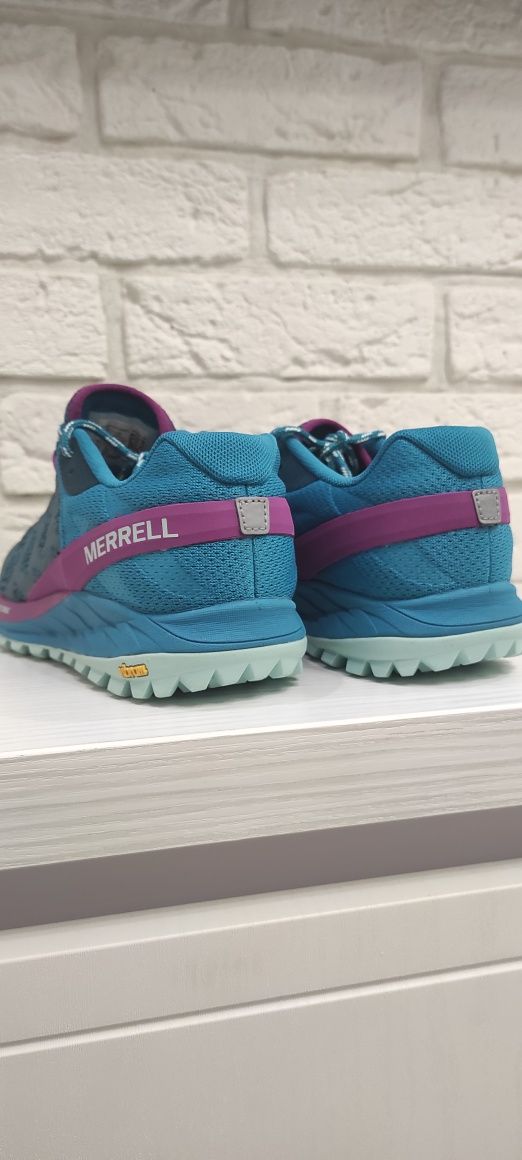 Жіночі кросівки Merrell