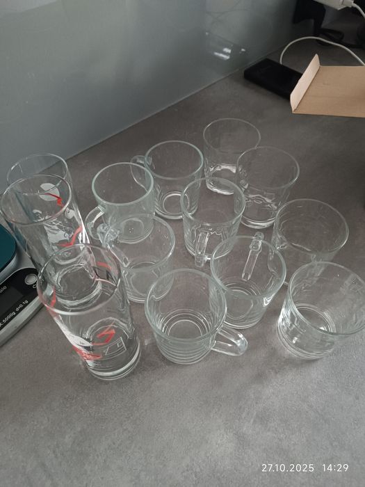 Oddam szklanki całe niepotłuczone