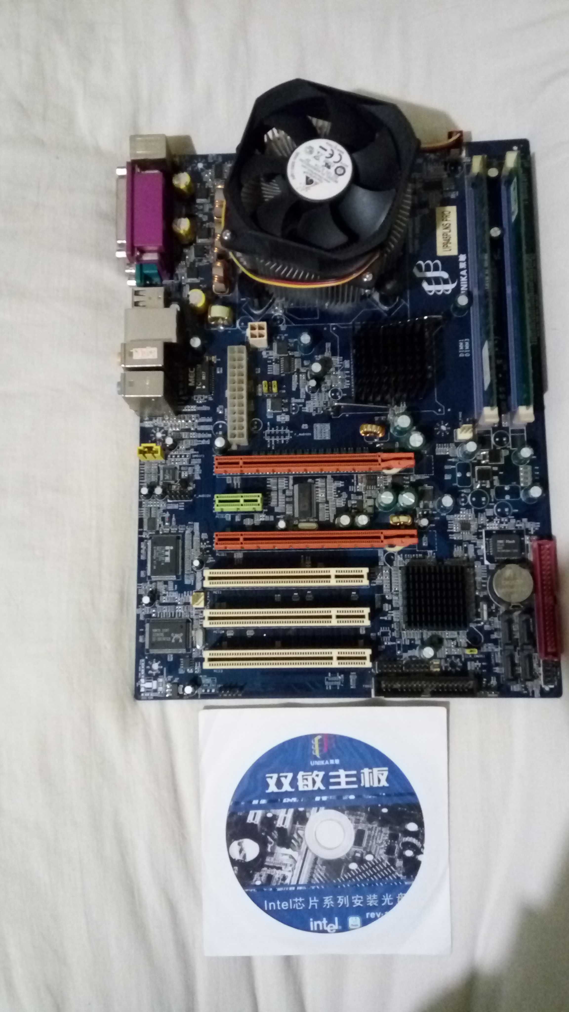 Комплект PentiumD 2 ядра 2660MGz, Мать Unika, 2Gb или 4Gb памяти