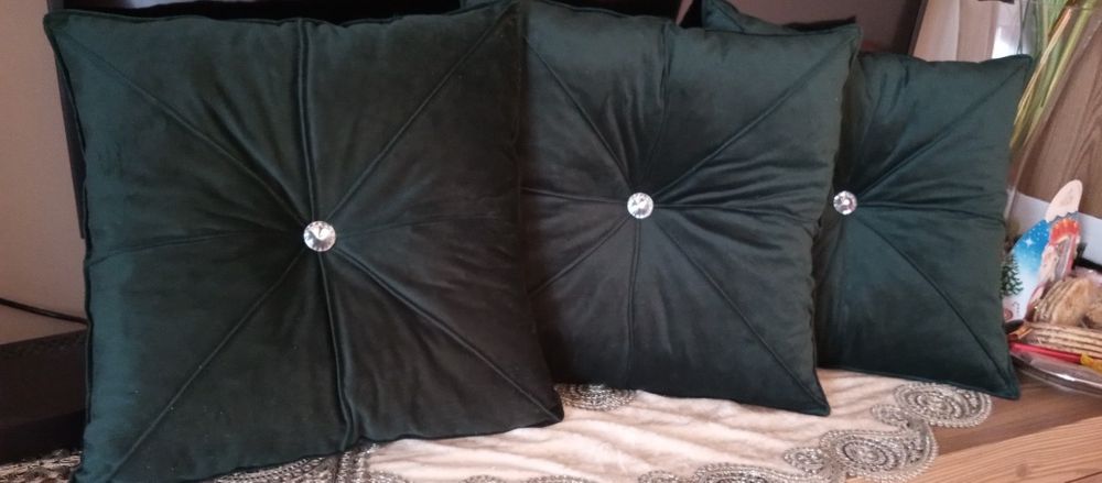 Ciemno-zielone poduszki dekoracyjne