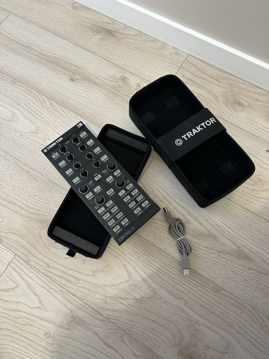 DJ контроллер Traktor Kontrol X1 MK2.