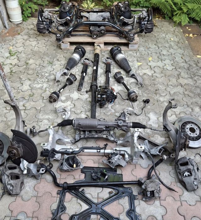 Audi Q7 4M Q8 TOUAREG 18+  Підрамник , Подрамник 4M0399315L