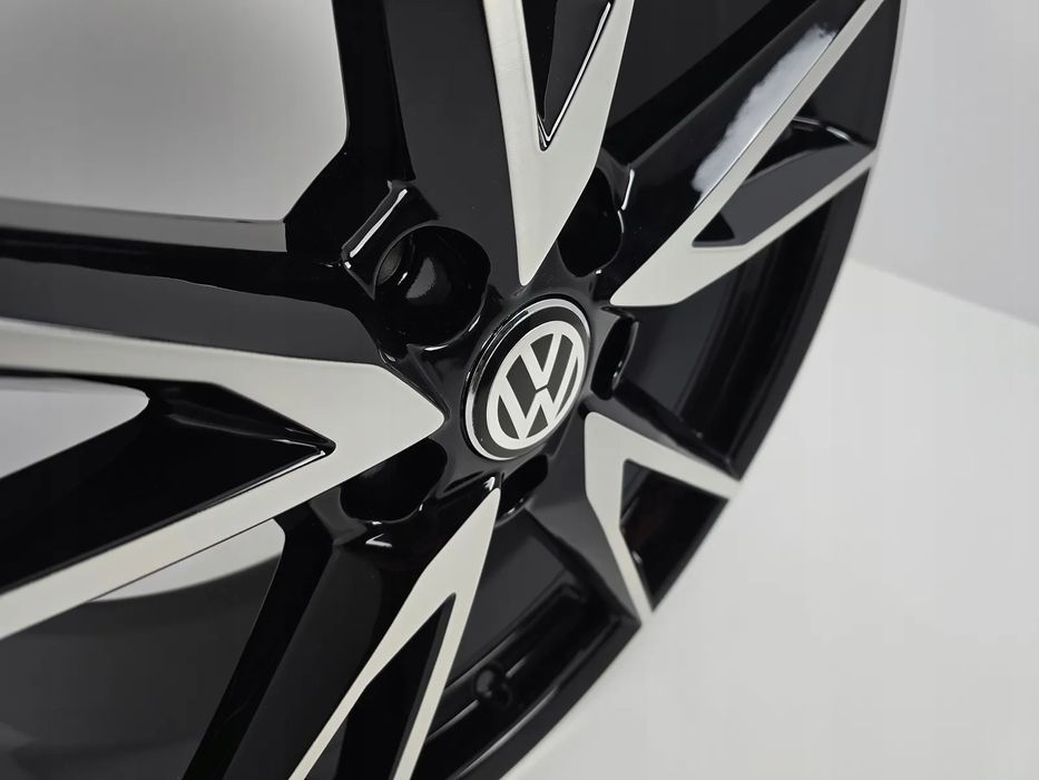 FABRYCZNIE NOWE Felgi 18" Volkswagen Golf Touran Passat Tiguan T-Roc