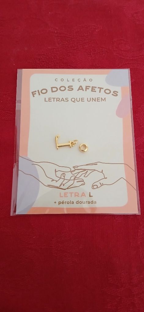 Letra L, da coleção Fio dos Afetos, nova