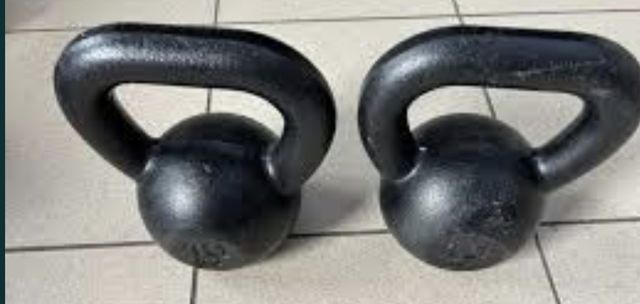 Kettlebell żeliwne 2 sztuki 2 x 16 kg