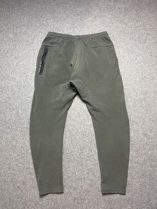 Спортивні штани Nike tech Pack