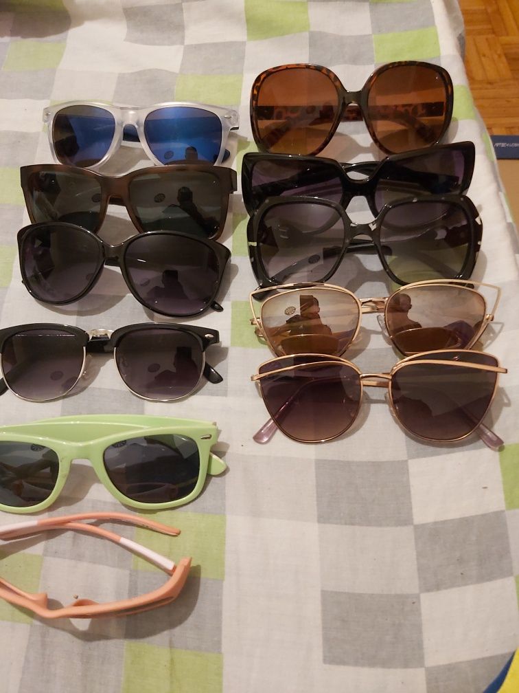 Diversos óculos de sol