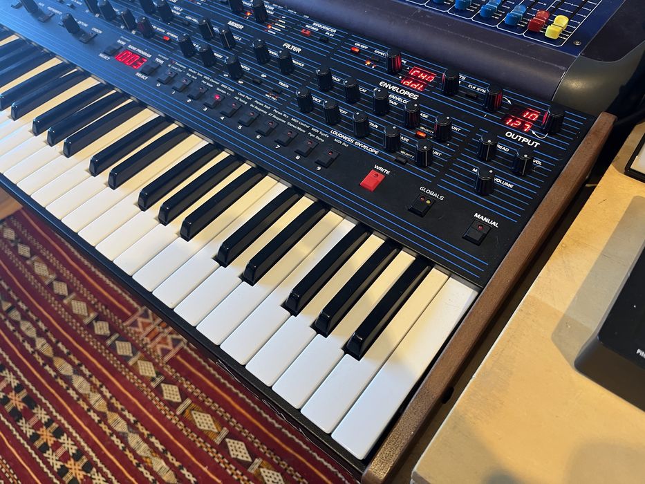 Sintetizador Oberheim / sequential Ob-6