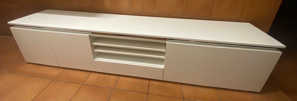 Móvel TV e arrumação em branco lacado-moderno em muito bom estado