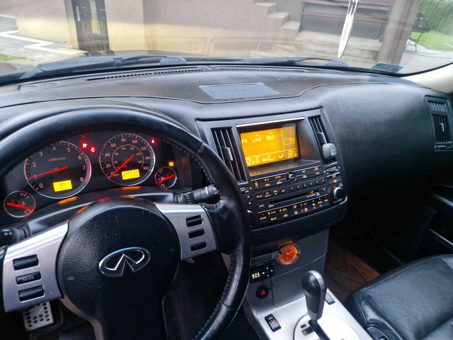 Infiniti fx35 suv czarny 2005 rok bezwypadkowy