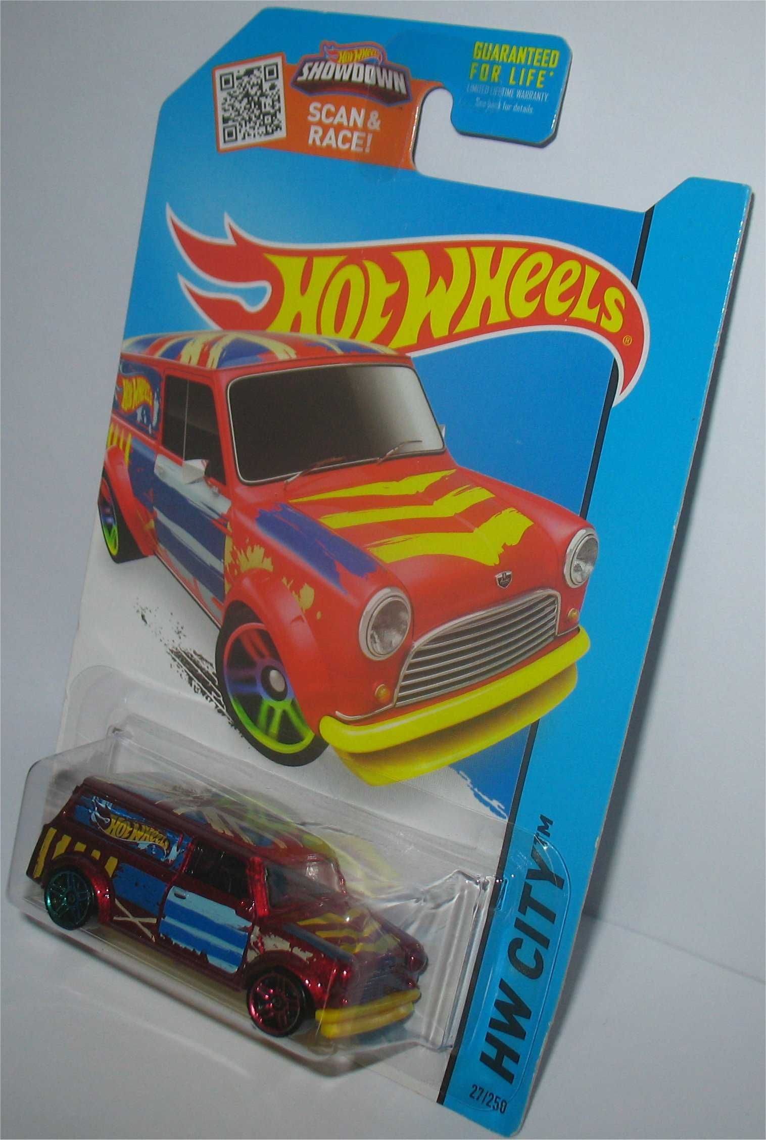 Hot Wheels - 67 Austin Mini Van (vermelho - cartão longo - 2015)