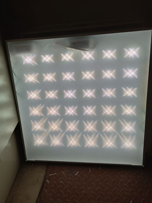 Светильник LED. 600×600×40. Б/У. Рабочий. Вес светильника - 3,2 кг.