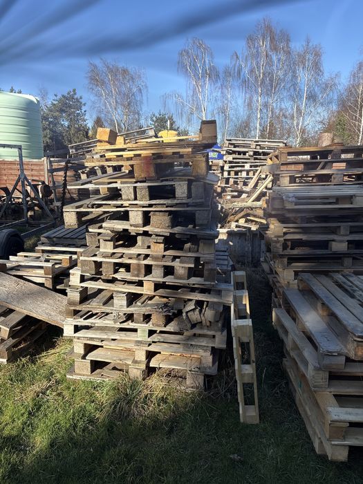 Palety przemysłowe uszkodzone na deski lub rozpałki