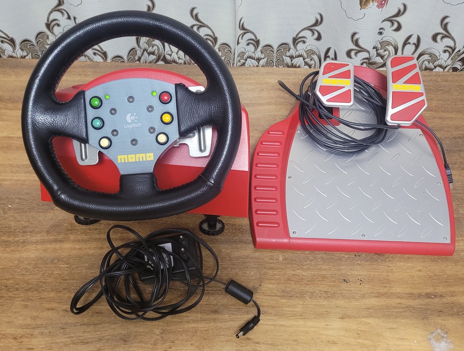 Logitech MOMO Recing