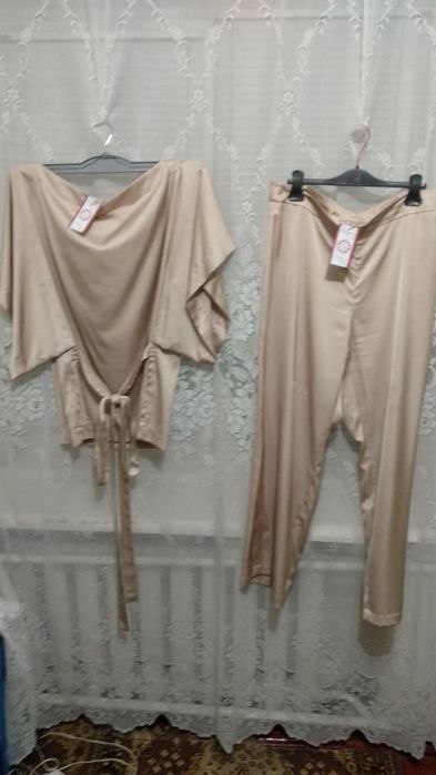 Продам атласный костюм