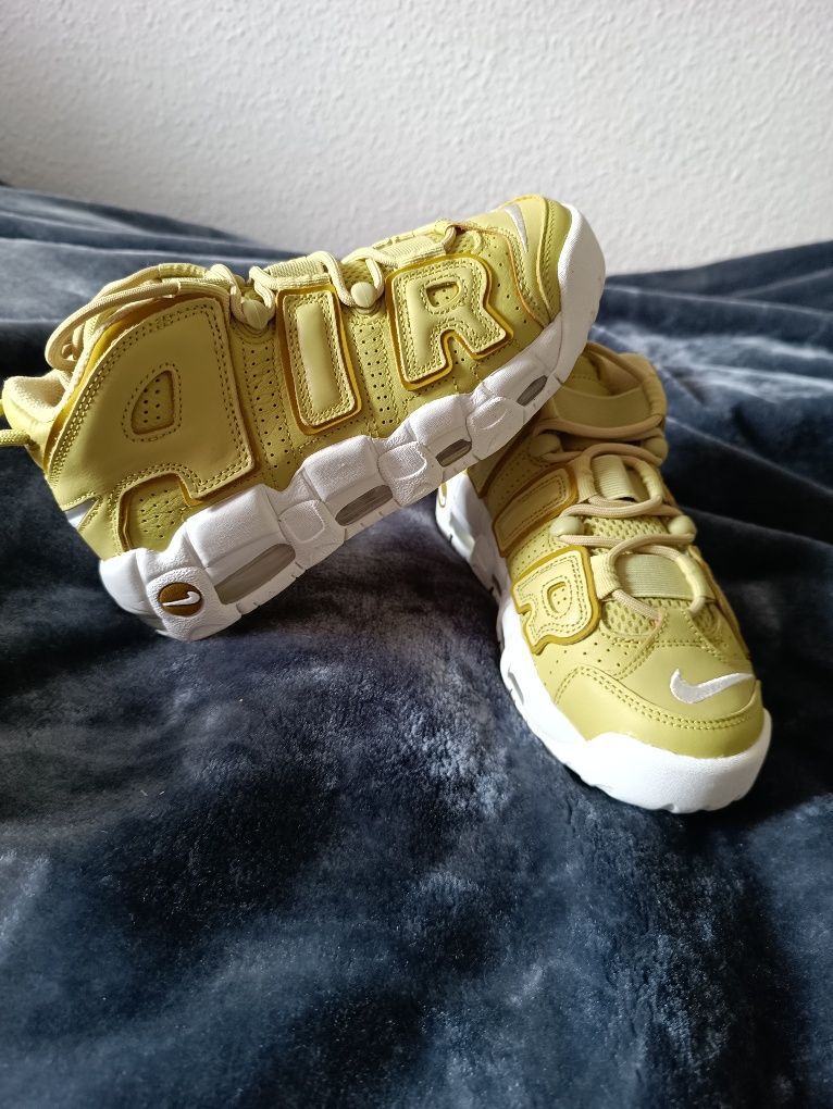 Nike air more uptempo