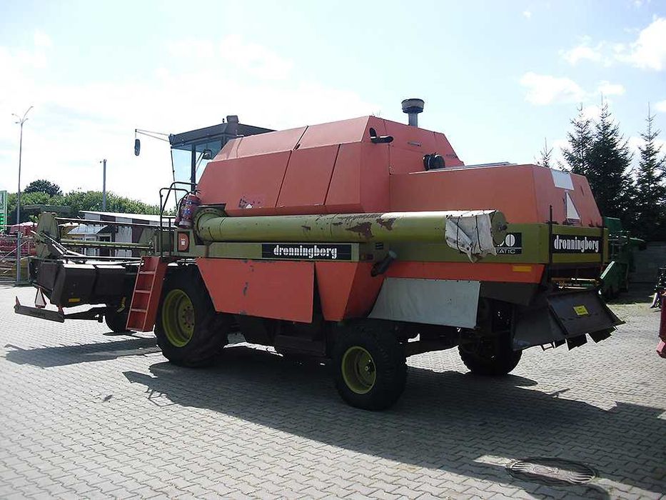 Зерноуборочный комбайн Dronningborg D 7200