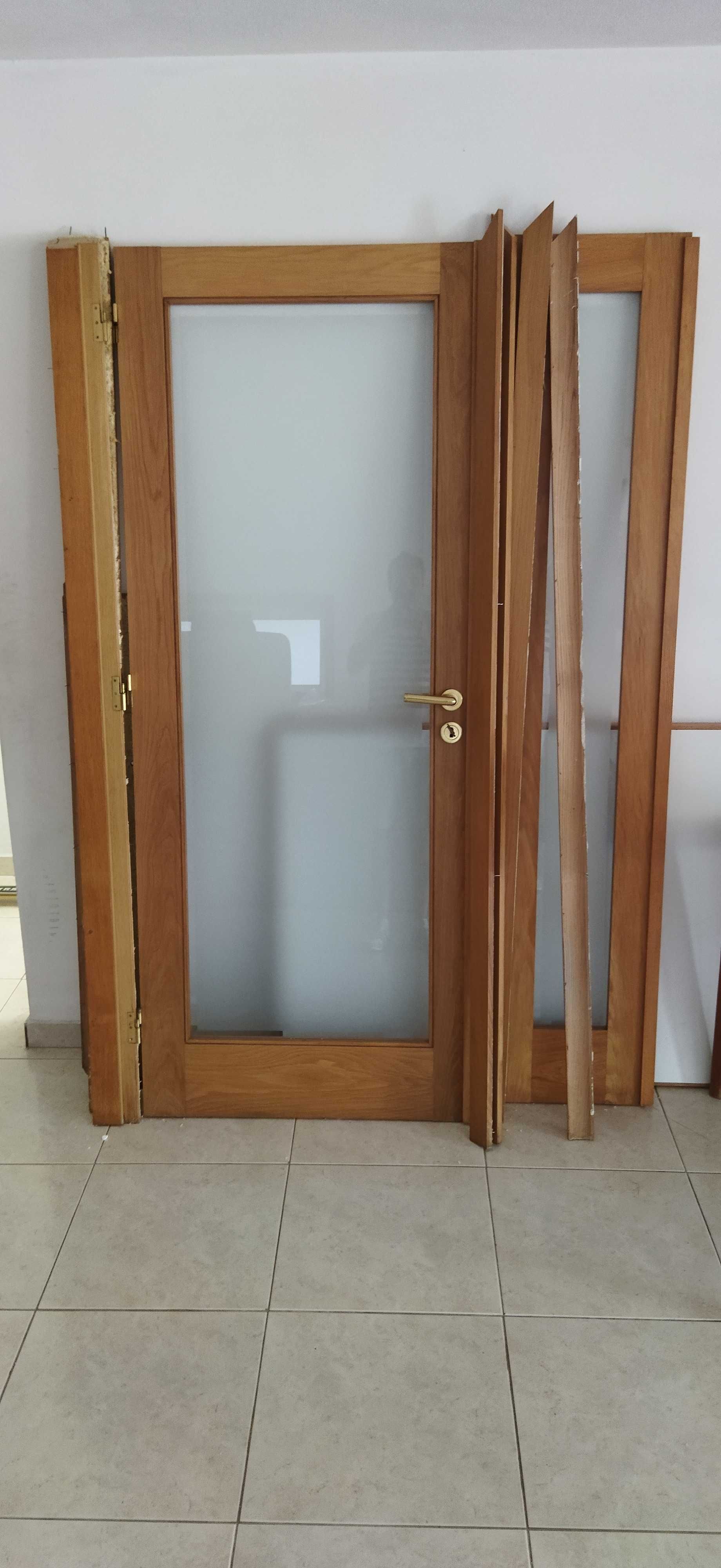 Porta em Carvalho com vidro laminado de sala