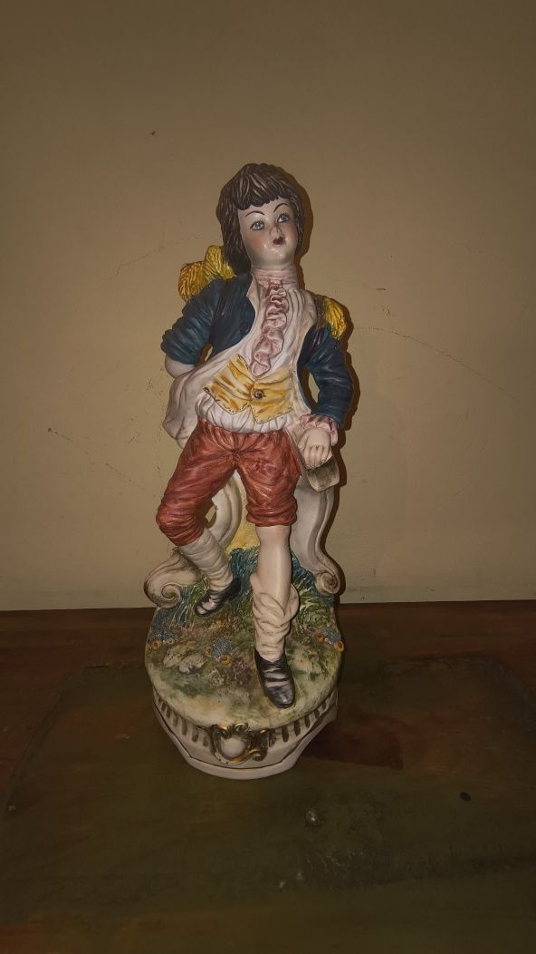 Piękna figura porcelana sygnowana