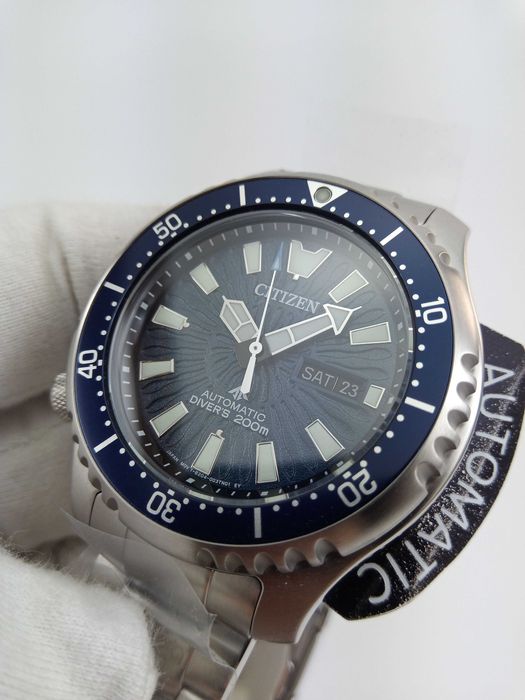 Японские мужские часы 200м дайверы Citizen NY0136-52L сапфир, механика