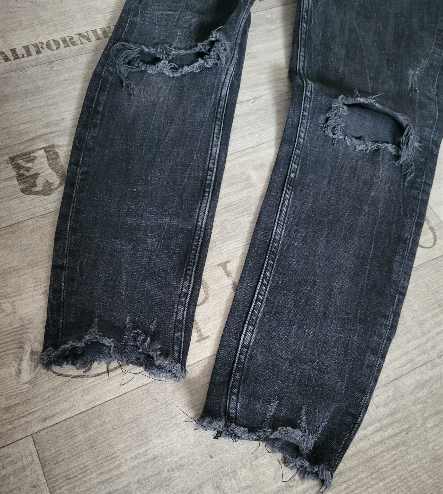 Spodnie jeansy ZARA  38 30x30  dziury