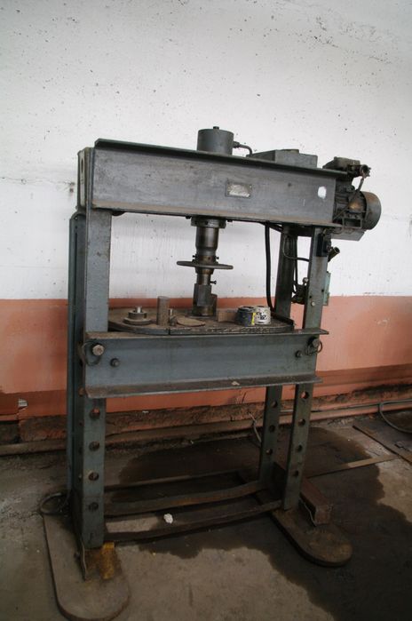 Прес Окс1671 зусилля 40 тон робочій