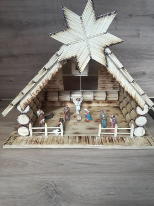 Szopka bożonarodzeniowa wyk.z ok 2700 zapałek