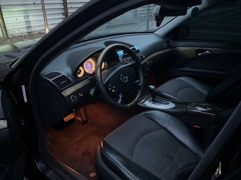 Продам Мерседеса 211