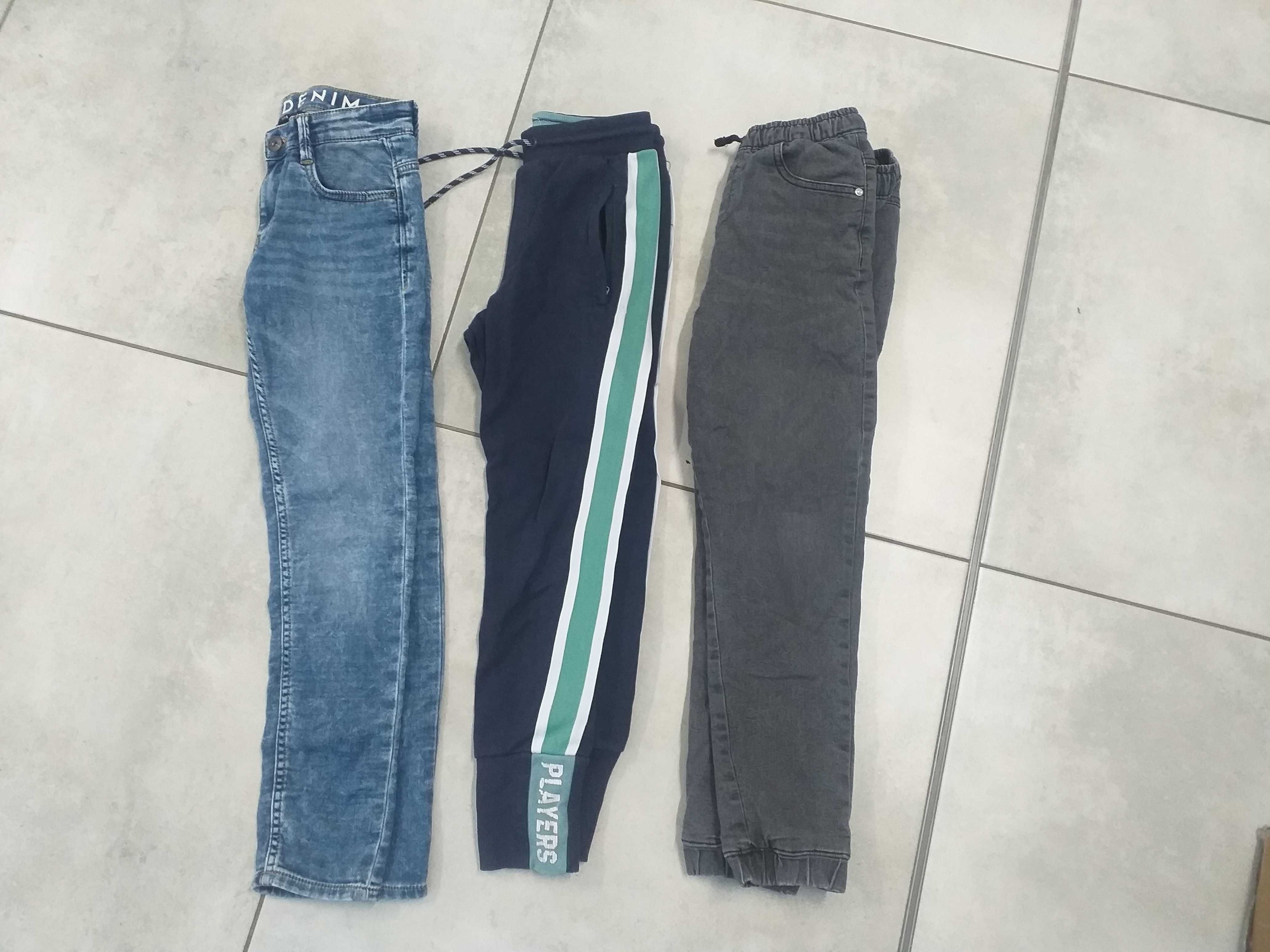 3 pary spodnie chłopięce Jeansy Dresy Sinsay C&A Reserved r. 146