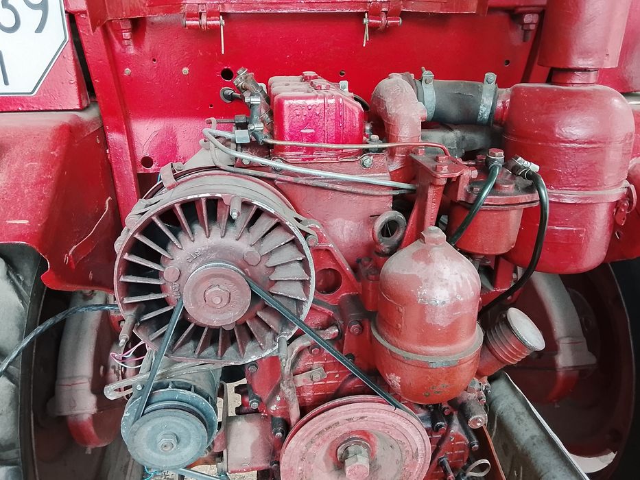 Продам трактор т16