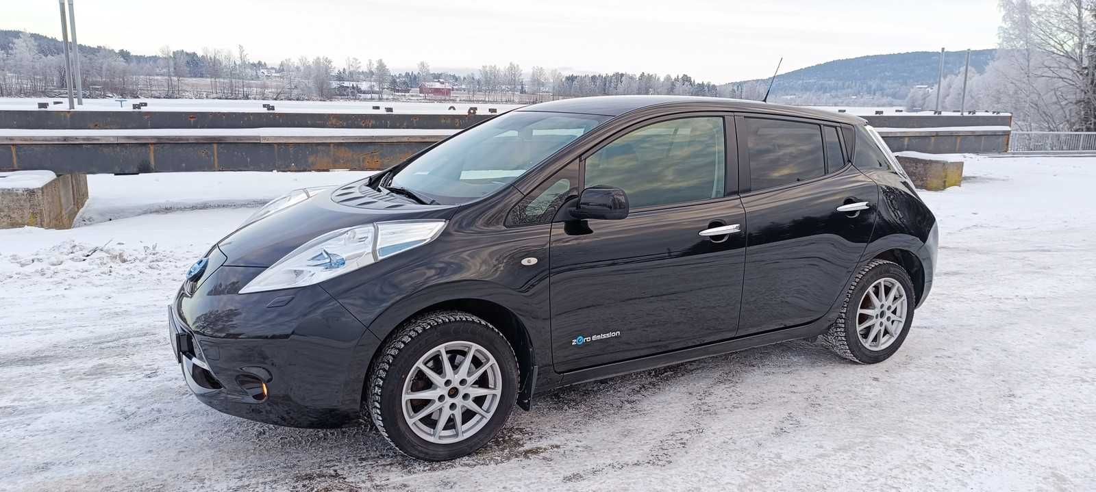 Здам в оренду nissan leaf