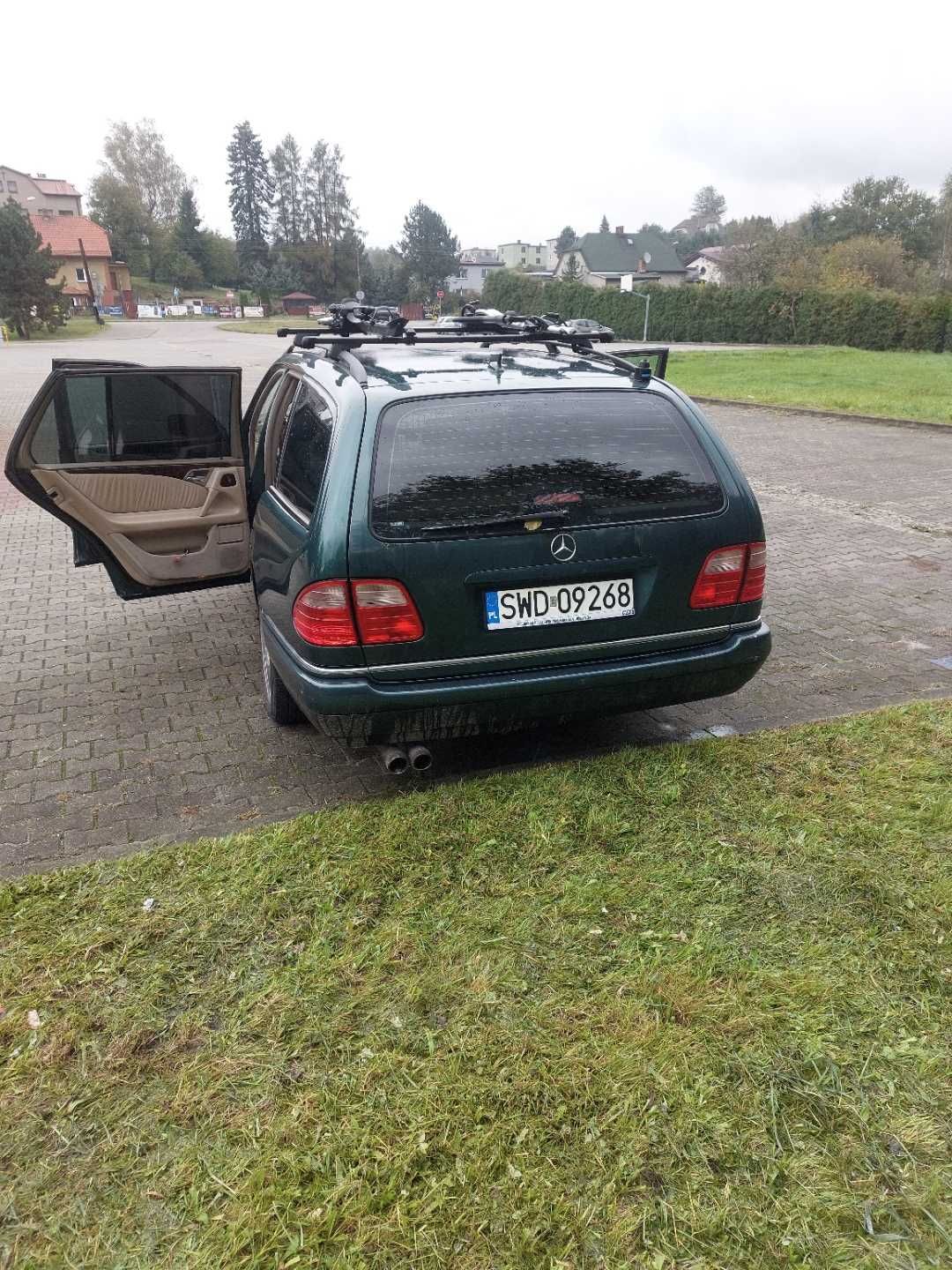 Mercedes E W210 kombi 3.2 litra benzyna plus LPG