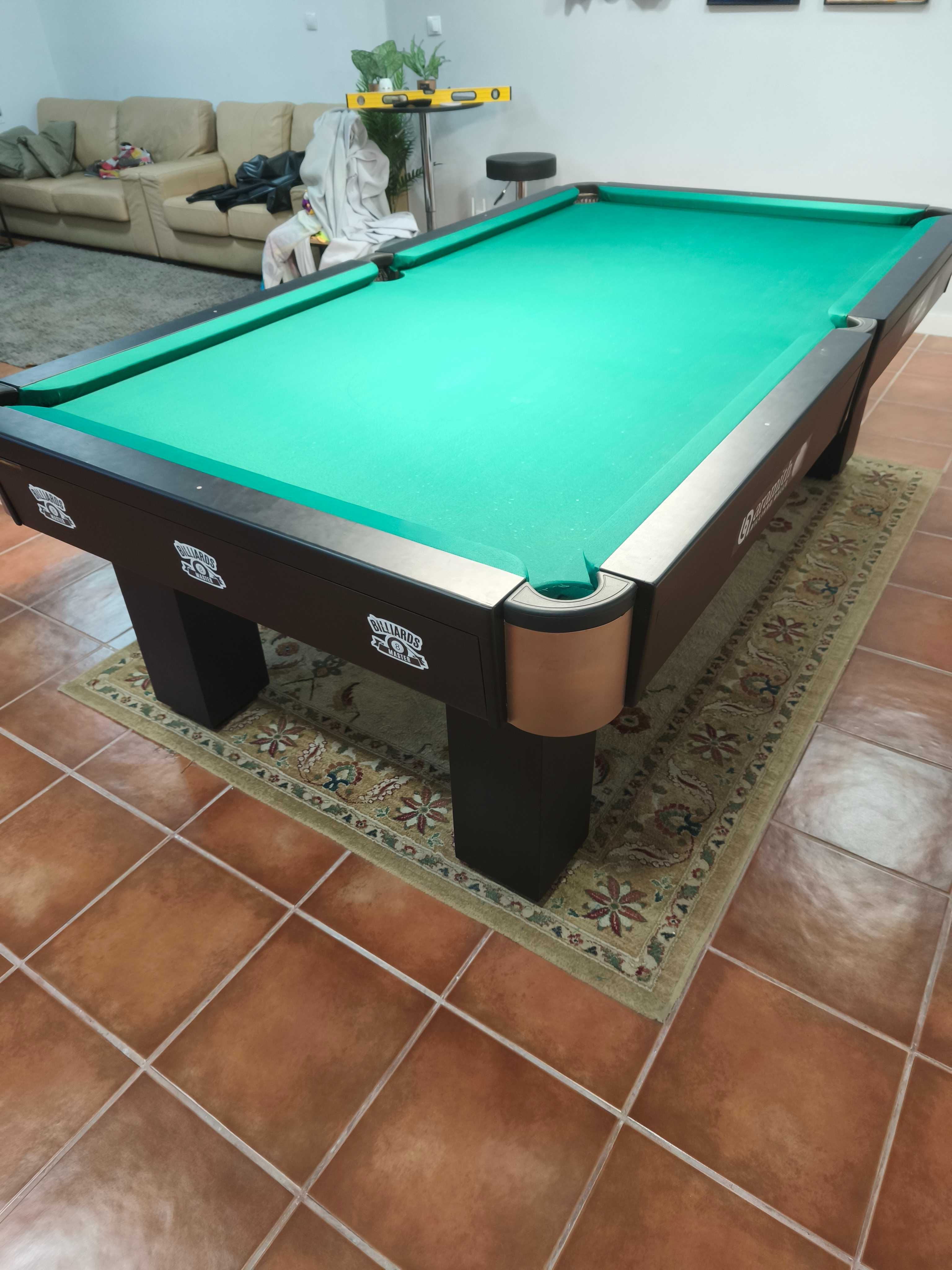 Mesa de bilhar em excelente estado