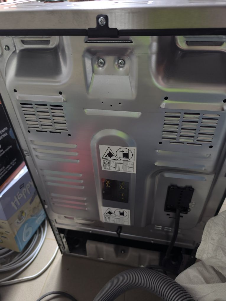 Kuchnia wolnostojąca Beko FSM57300GX