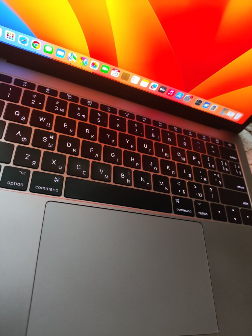 Macbook pro 2017  13 8/256 i5 apple ноутбук макбук