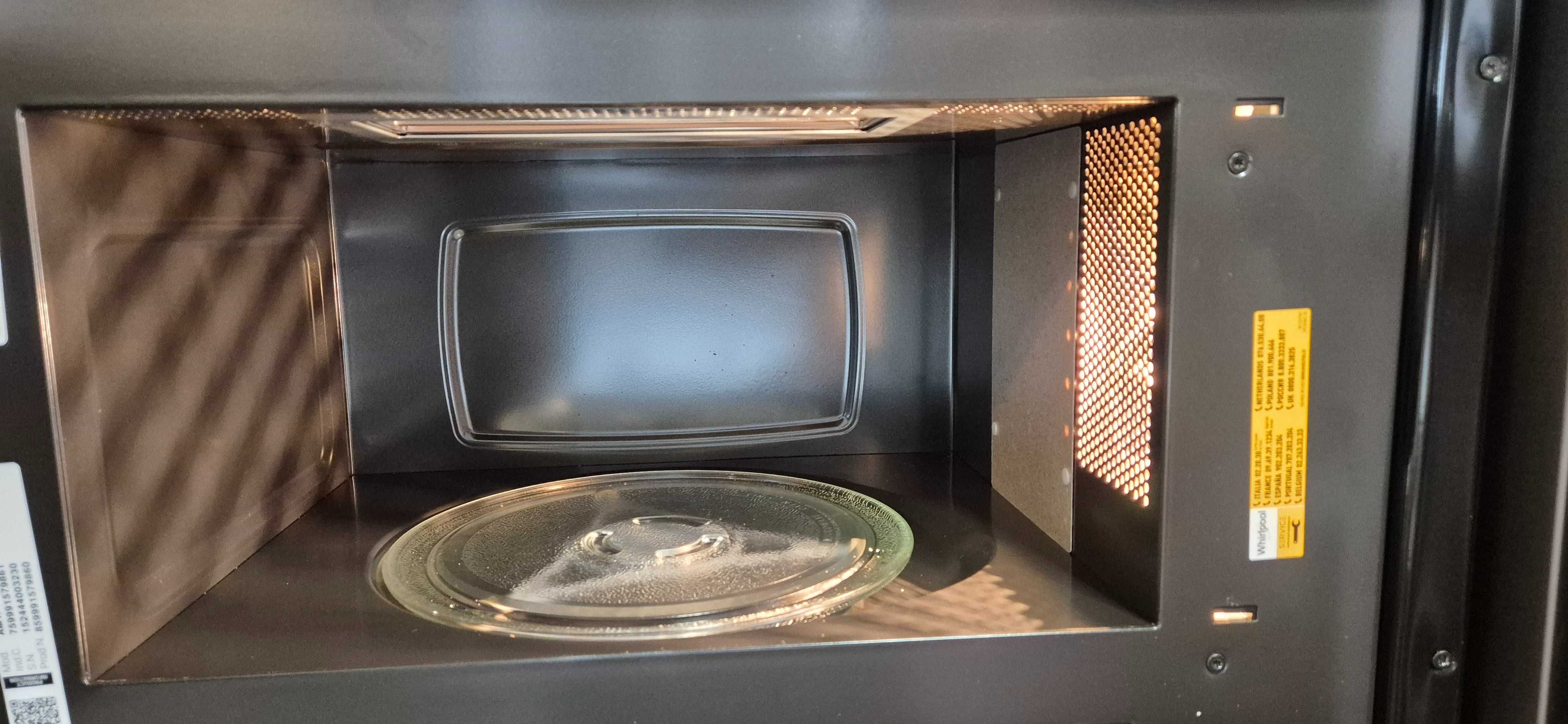 Kuchenka mikrofalowa Whirlpool AMW 442NB 750W 22l