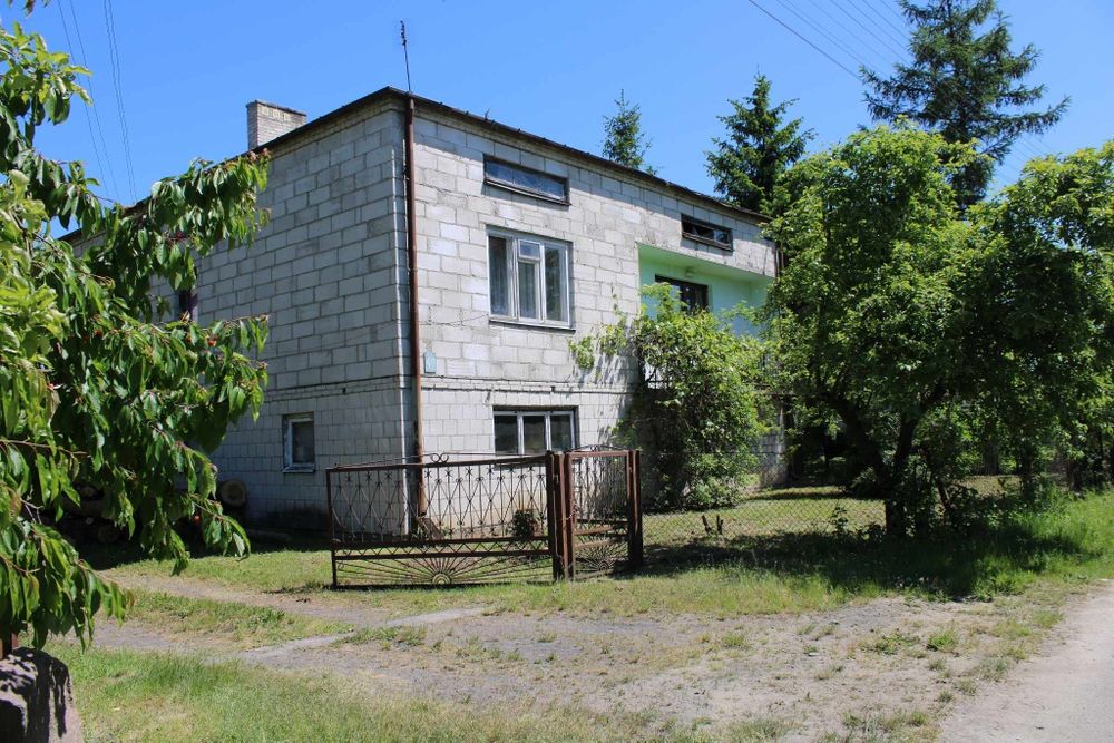 Sprzedam gospodarstwo / Siedlisko / Dom z budynkami gospodarczymi .